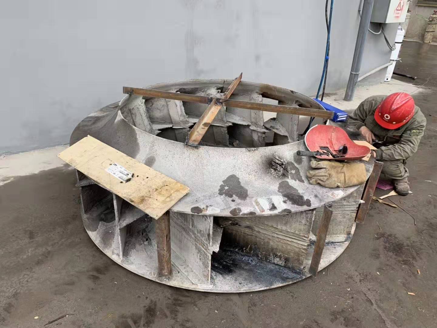 堆焊復(fù)合鋼板KN60在風(fēng)機葉輪中的應(yīng)用 堆焊復(fù)合鋼板KN60在風(fēng)機葉輪中的應(yīng)用